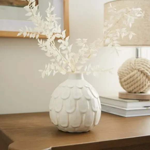 Petal Design Vase - Cream, Ceramic image