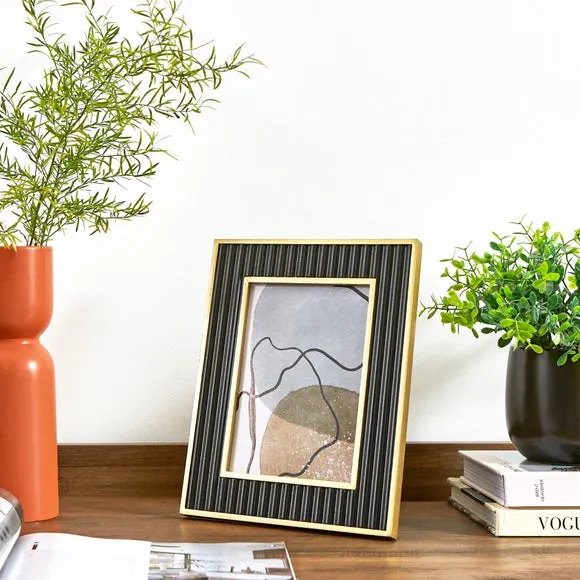 Photo Frame - Black image