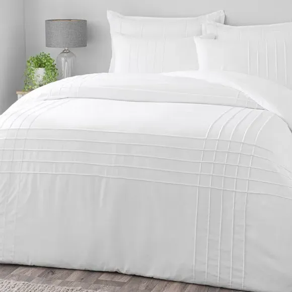 Pintuck Duvet Cover & Pillowcase Set - White
