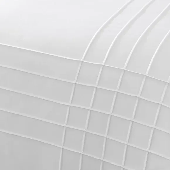 Pintuck Duvet Cover & Pillowcase Set - White
