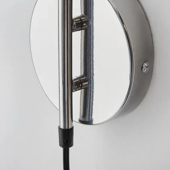 Plug-In Wall Light with Movable Head - Chrome