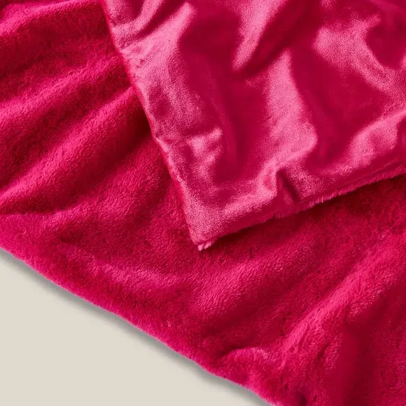 Plush Throw Blanket - Fuchsia