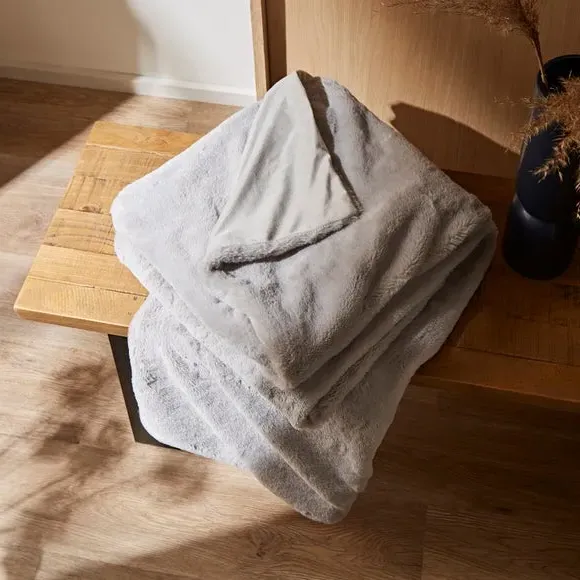 Plush Throw Blanket - Grey