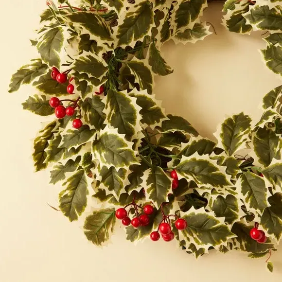 Pre-Lit Holly Wreath with LEDs - Green, Artificial