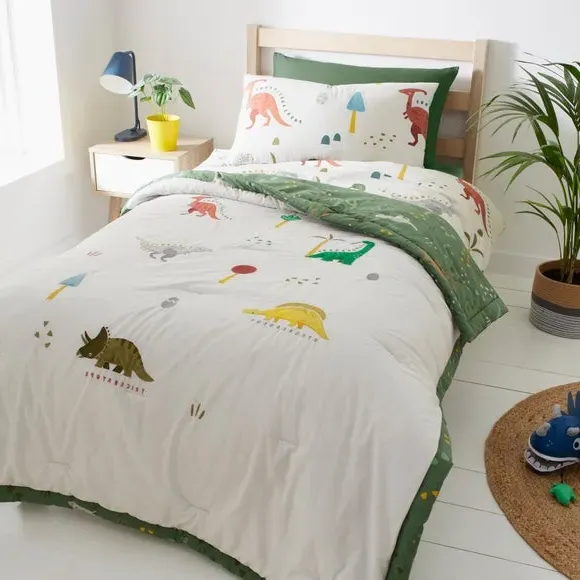 Quilted Bedspread with Embroidery - Green image