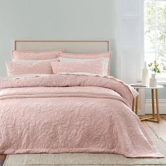 Quilted Bedspread with Floral Design - Blush image