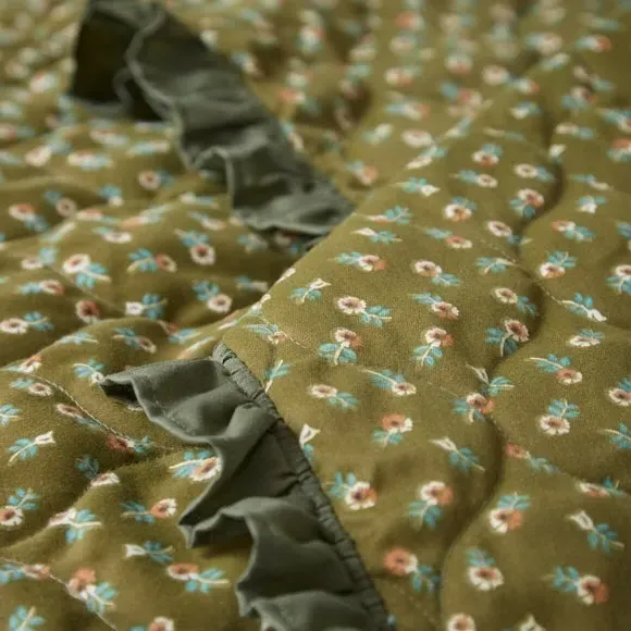 Quilted Bedspread with Frilled Trim - Olive