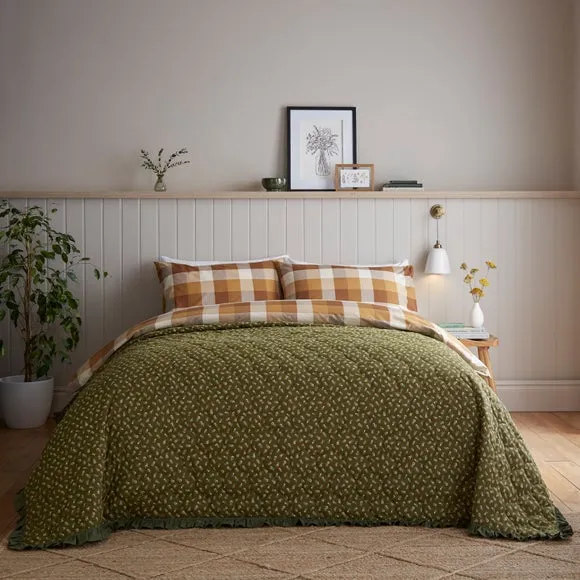 Quilted Bedspread with Frilled Trim - Olive