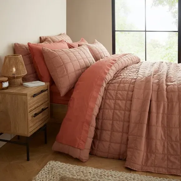 Quilted Bedspread with Grid Texture - Clay