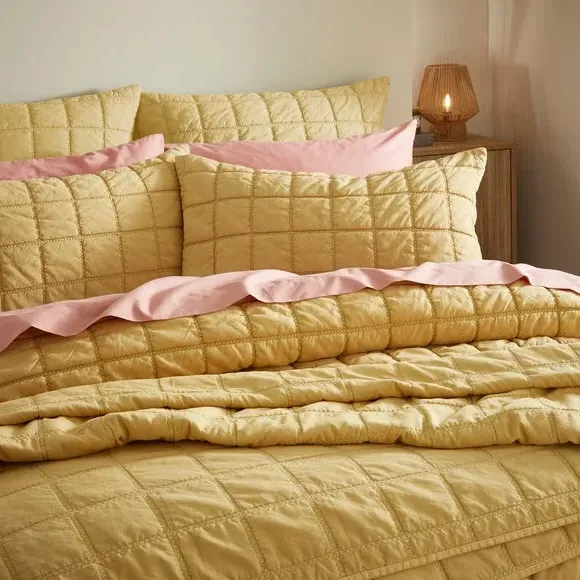 Quilted Bedspread with Grid Texture - Honey