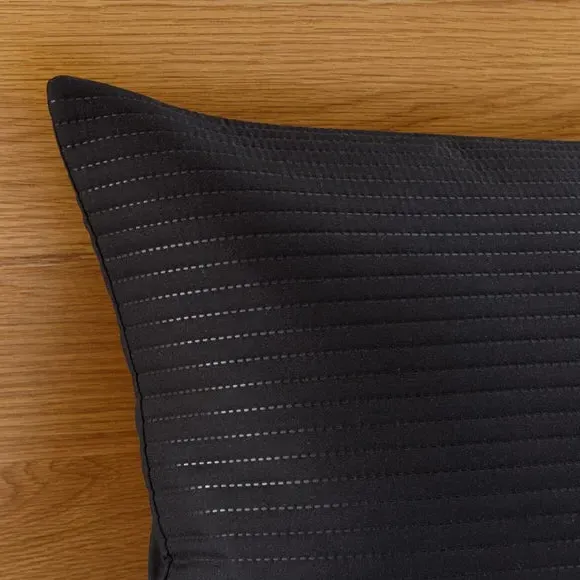 Quilted Pillowsham - Black