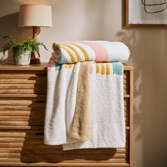Rainbow Motif Throw Blanket - Multicolor image