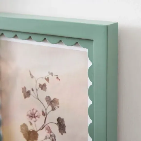 Rectangular Photo Frame Scalloped - Lilypad