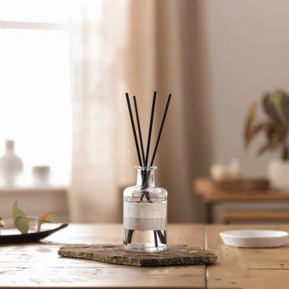 Reed Diffuser with Reeds - Black Pepper Sandalwood image