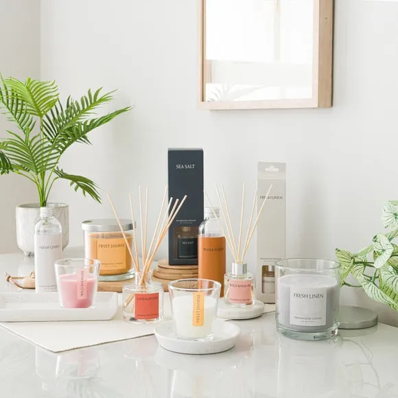 Reed Diffuser with Sandalwood Scent - Clear Glass