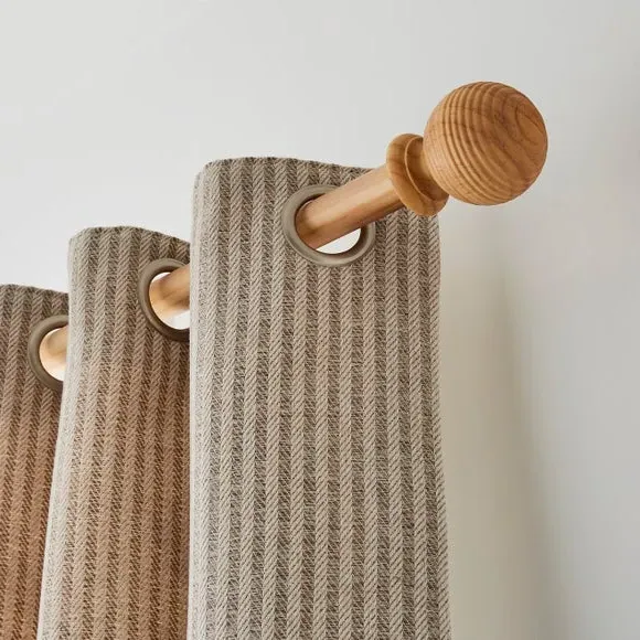 Ribbed Ball Curtain Pole - Light Oak, Wood
