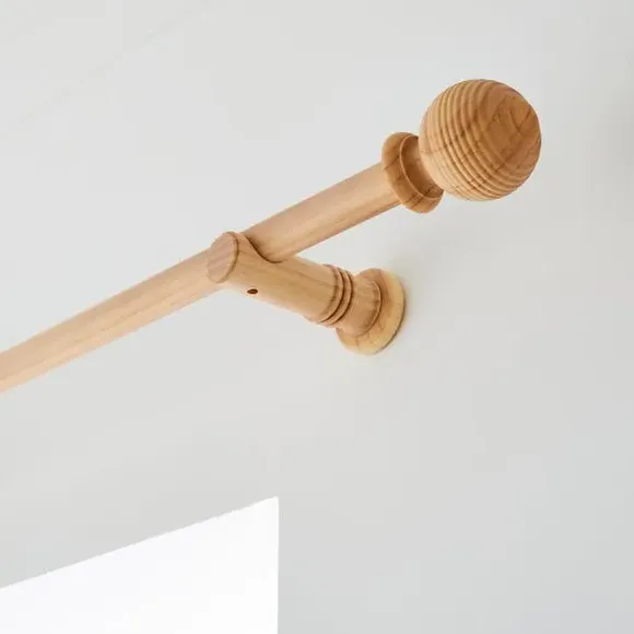 Ribbed Ball Curtain Pole - Light Oak, Wood