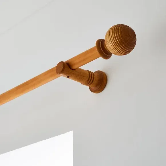 Ribbed Ball Curtain Pole - Waxed Oak, Wood