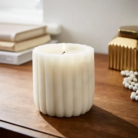 Ribbed Candle with Floral Scent - White, Marble