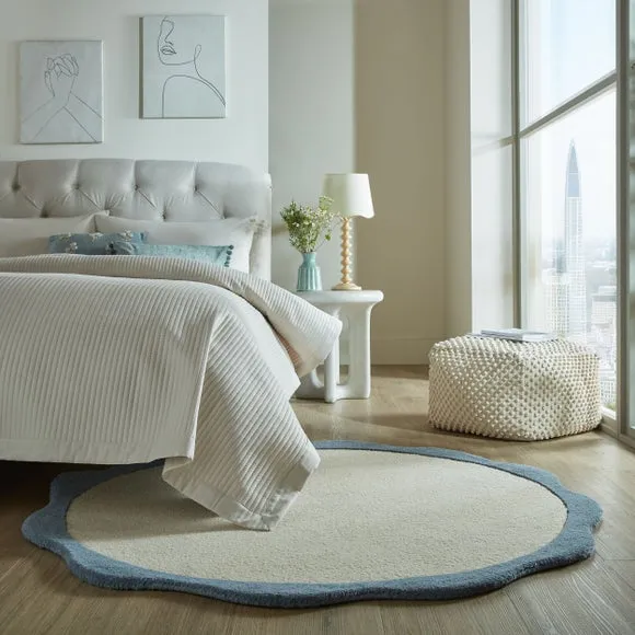 Round Rug with Scalloped Border - Blue, Wool image
