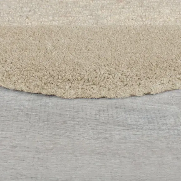 Round Rug with Scalloped Border - Natural, Wool