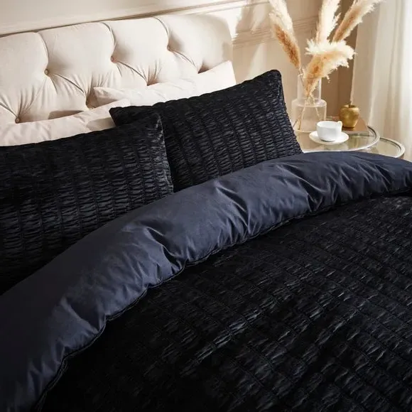 Ruched Duvet Cover Set - Black, Polyester