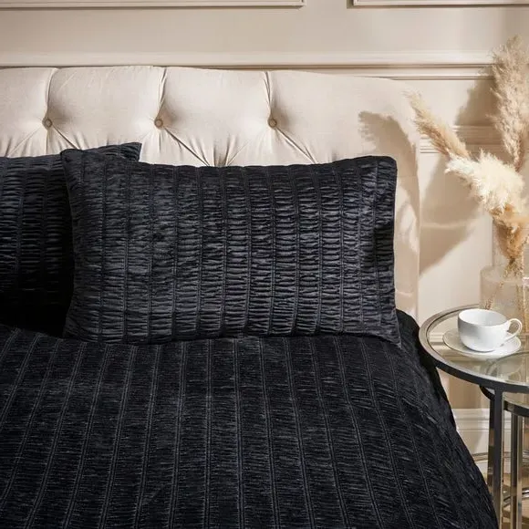 Ruched Duvet Cover Set - Black, Polyester