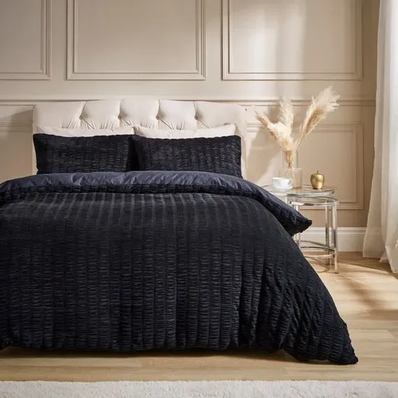 Ruched Duvet Cover Set - Black, Polyester image
