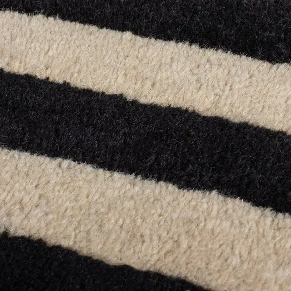 Runner Rug with Scalloped Edges - Black, Wool