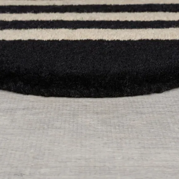 Runner Rug with Scalloped Edges - Black, Wool