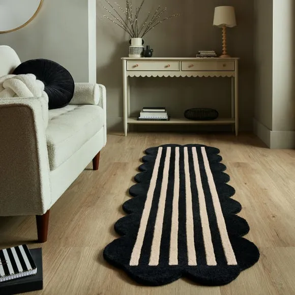 Runner Rug with Scalloped Edges - Black, Wool