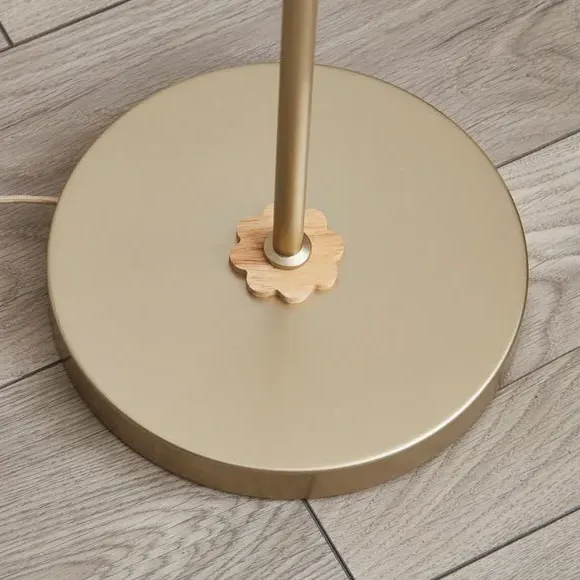 Scallop Floor Lamp with Pull Cord - Rattan