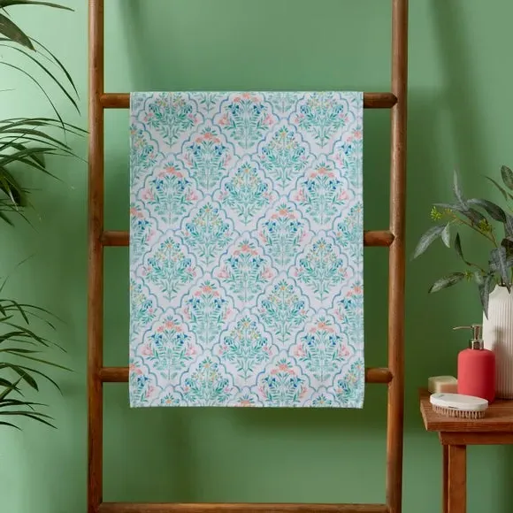 Scallop Floral Cotton Towel - Multicolor image
