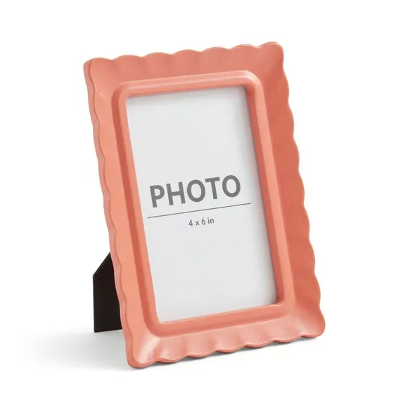 Scalloped Photo Frame - Clay