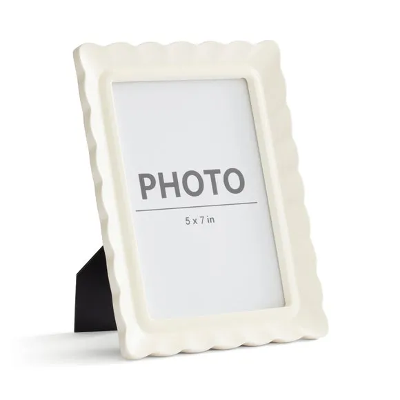 Scalloped Photo Frame - White