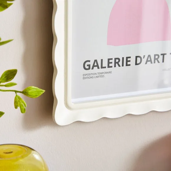 Scalloped Photo Frame - White