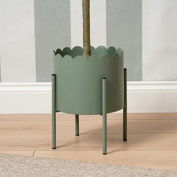 Scalloped Plant Pot - Green, Metal