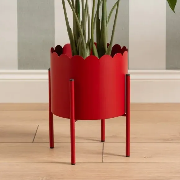Scalloped Plant Pot - Red, Metal