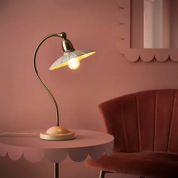 Scalloped Table Lamp with Switch - Mushroom