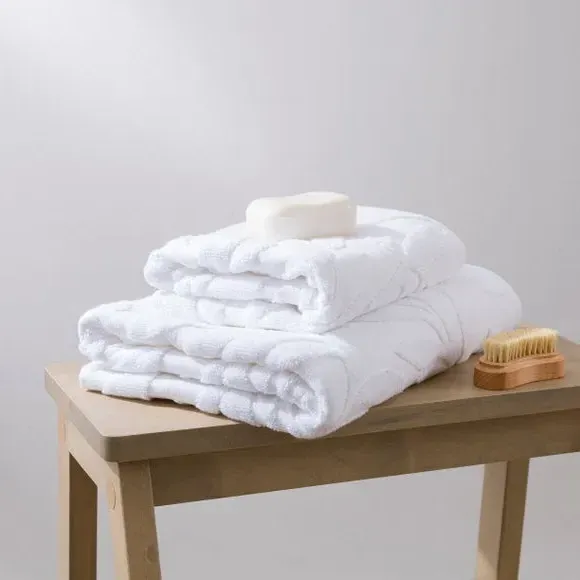 Sculptured Bath Towel with Leaf Design - White