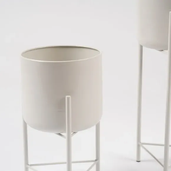 Set of 2 Footed Plant Pots - Beige, Metal