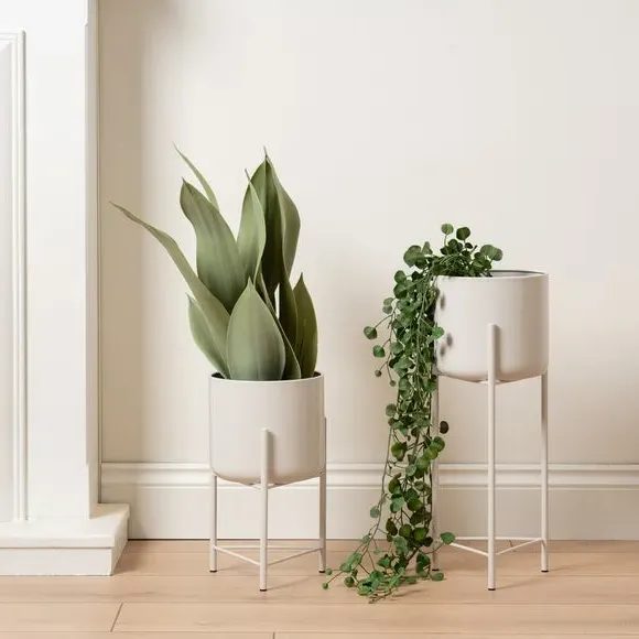 Set of 2 Footed Plant Pots - Beige, Metal image