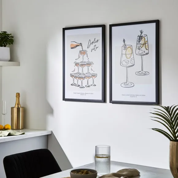 Set of 2 Framed Prints - Black/White image