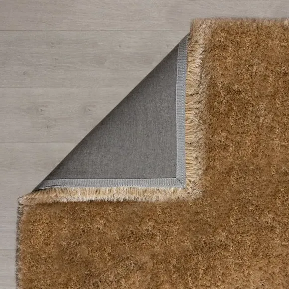 Shaggy Rug with Silky Yarns - Caramel