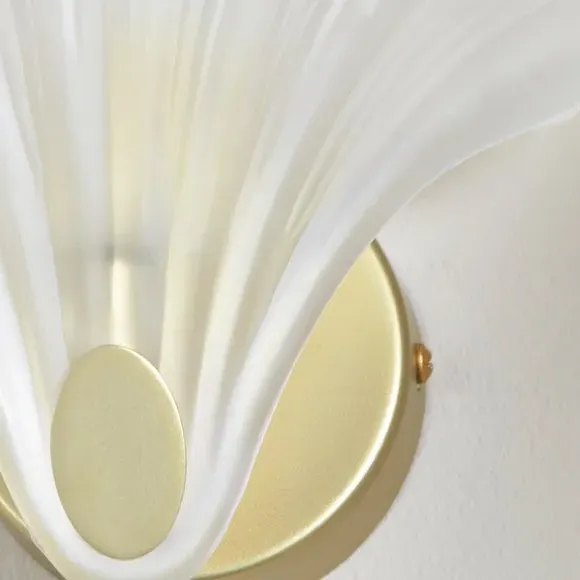 Shell Wall Light with Glass Shade - Gold