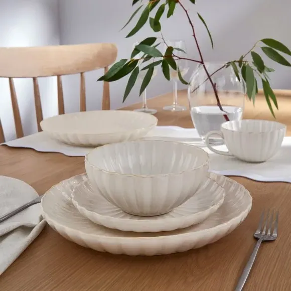 Side Plate with Scalloped Edge - Natural, Stoneware