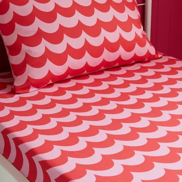 Single Fitted Sheet with Scallop Design - Pink image