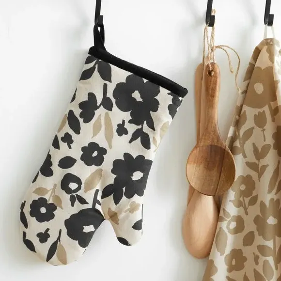 Single Oven Glove Floral Design - Black, Cotton image