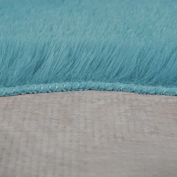 Single Pelt Faux Fur Rug - Blue, Polyester
