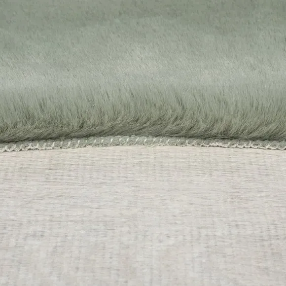 Single Pelt Faux Fur Rug - Green, Polyester